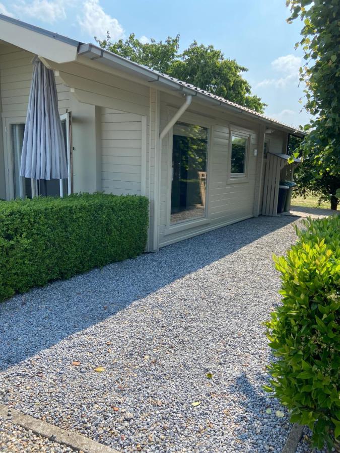 Chalet Eau Vive Maaseik Exteriör bild